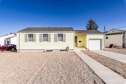 127 Bellview Dr, Rock Springs, WY 82901