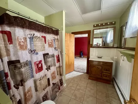 Bath - 809 Beech Ave, Kemmerer, WY 83101 photo 2 of 2