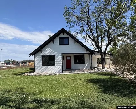 1604 16th St, Wheatland, WY 82201