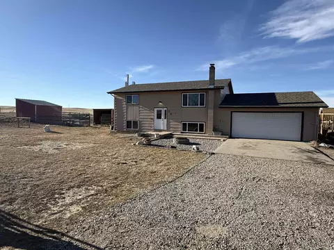 35 Cougar Rd, Rolling Hills, WY 82637