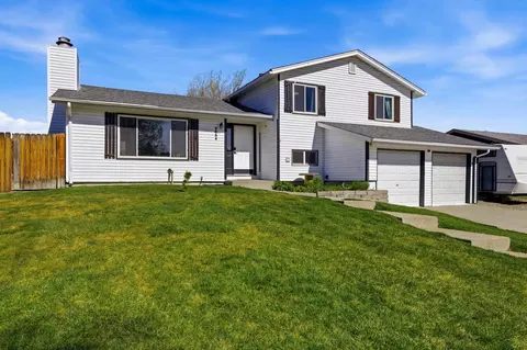 2834 Cherokee Ln, Casper, WY 82604