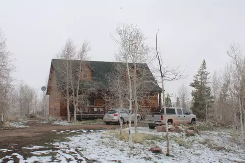 163 Moose Hollow Rd, Robertson, WY 82944