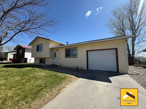 809 N 16th E, Riverton, WY 82501