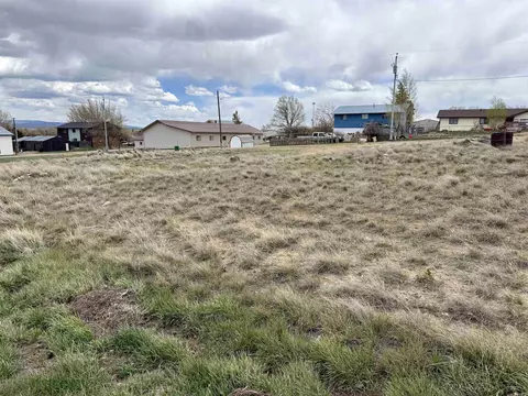 807 W Saratoga Ave, Saratoga, WY 82331