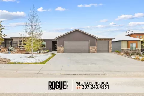 1640 Pinyon Pkwy, Casper, WY 82609