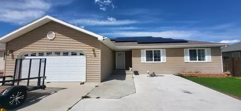 1527 Loch Tay Blvd, Rawlins, WY 82301