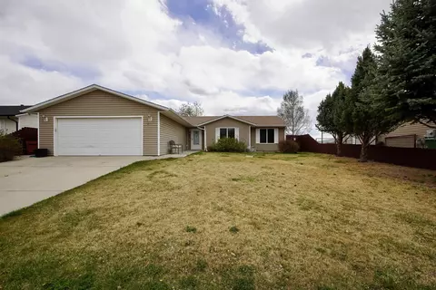 213 Bow St, Douglas, WY 82633