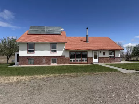 21 Cozad Rd, Wheatland, WY 82201