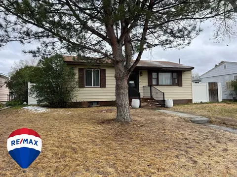 509 N 16th St E, Riverton, WY 82501