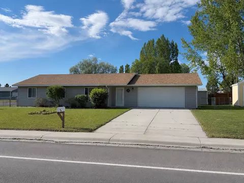 811 W Monroe Ave, Riverton, WY 82501