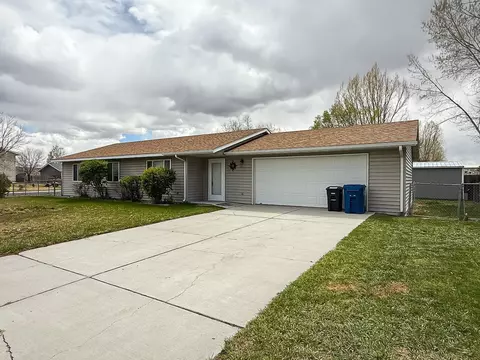 811 W Monroe Ave, Riverton, WY 82501