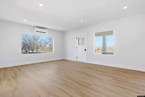 Living - 205 E 8th St, Casper, WY 82601 photo 1 of 8