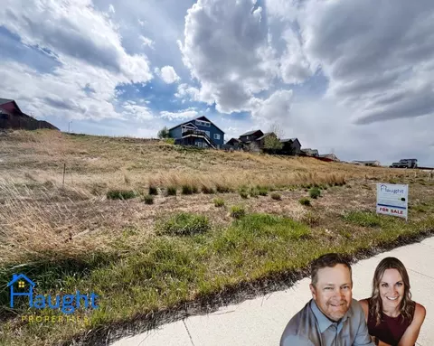 930 N Shoshone Dr, Douglas, WY 82633