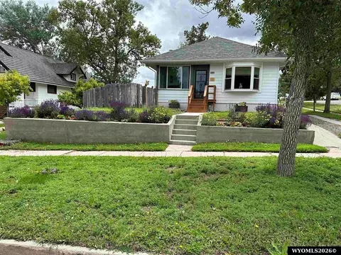 945 Arapahoe St, Thermopolis, WY 82443