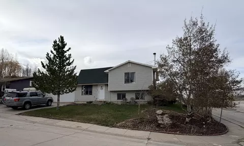 1901 Del Rio Dr, Kemmerer, WY 83101