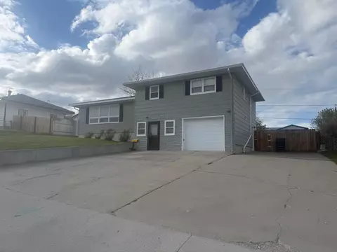 117 E Murray St, Rawlins, WY 82301