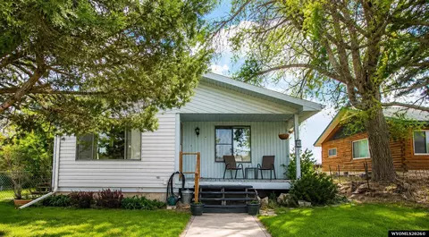 735 Mondell St, Thermopolis, WY 82443