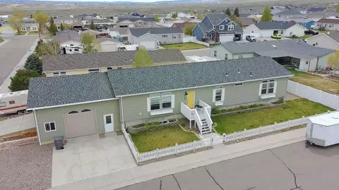 1400 Sandpiper Dr, Rock Springs, WY 82901
