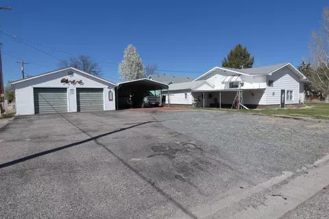 289 S Dakota Ave, Guernsey, WY 82214