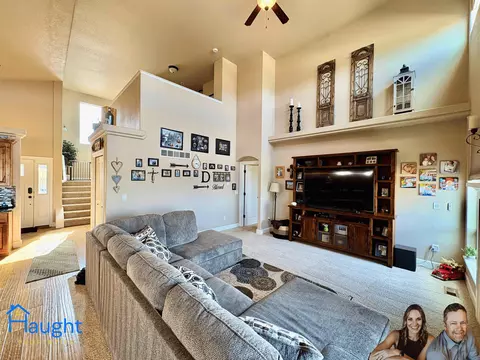 Living - 945 Eagle Dr, Douglas, WY 82633 photo 3 of 10