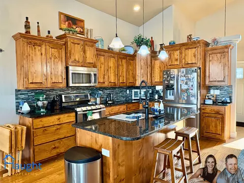 Kitchen - 945 Eagle Dr, Douglas, WY 82633 photo 2 of 9