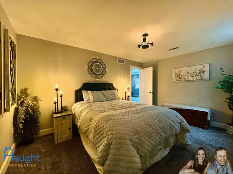 Bedroom - 945 Eagle Dr, Douglas, WY 82633 photo 4 of 4