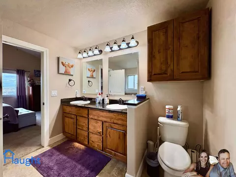 Bath - 945 Eagle Dr, Douglas, WY 82633 photo 3 of 5