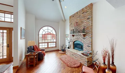 Living - 655 Longview Ln, Lander, WY 82520 photo 1 of 3