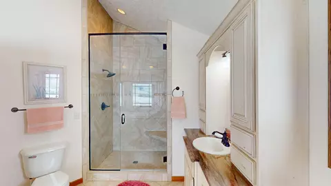 Bath - 655 Longview Ln, Lander, WY 82520 photo 3 of 5