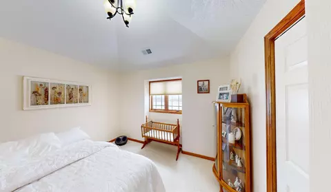 Bedroom - 655 Longview Ln, Lander, WY 82520 photo 3 of 6