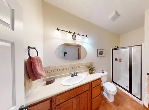 Bath - 655 Longview Ln, Lander, WY 82520 photo 5 of 5