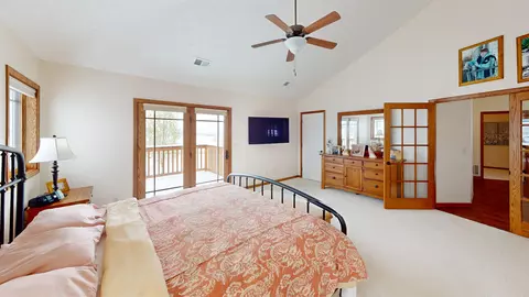 Bedroom - 655 Longview Ln, Lander, WY 82520 photo 4 of 6