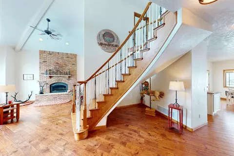 Entry Way - 655 Longview Ln, Lander, WY 82520 photo 2 of 4