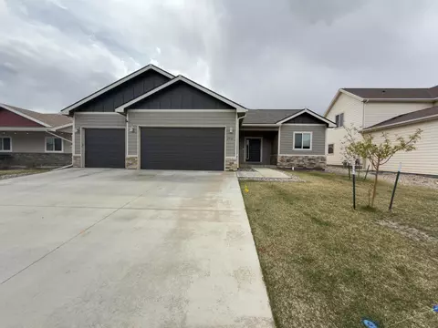 3910 Little Moon Trl, Laramie, WY 82070