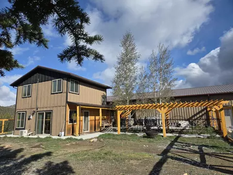 4539 Hwy 26, Dubois, WY 82513