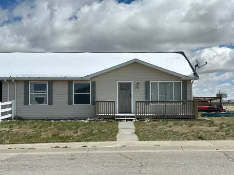 711 Olive Cir, Rawlins, WY 82301