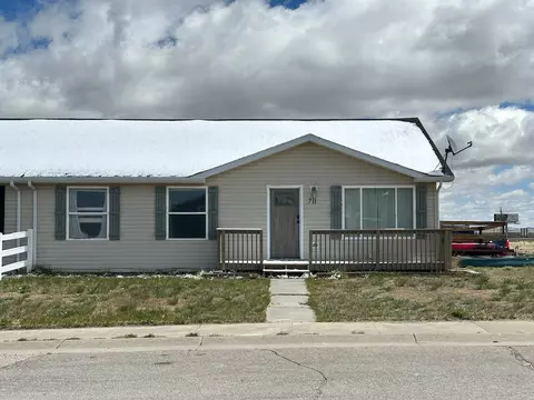 711 Olive Cir, Rawlins, WY 82301