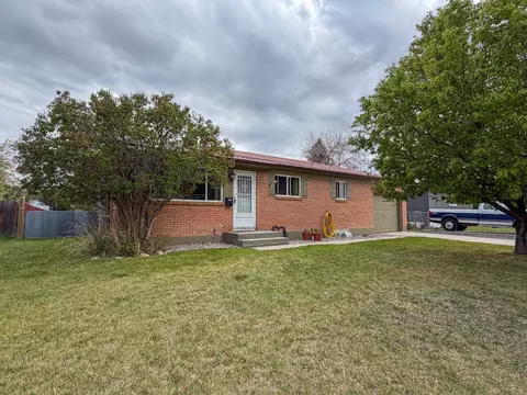 1005 Mcdougall Dr, Lander, WY 82520