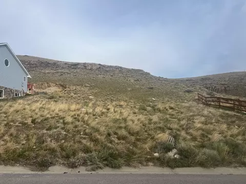 713 Scarlet Dr, Rawlins, WY 82301