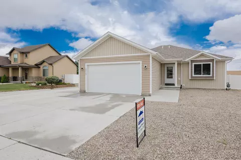 3727 Goshawk Dr, Rock Springs, WY 82901