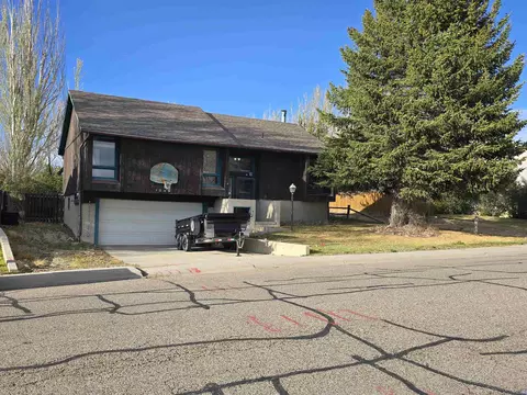 1809 Arthur Ave, Rock Springs, WY 82901