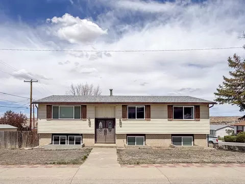 1505 James Dr, Rock Springs, WY 82901