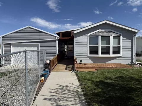 232 E Fremont St, Thermopolis, WY 82443