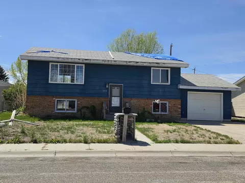 1808 Gregg Ave, Worland, WY 82401