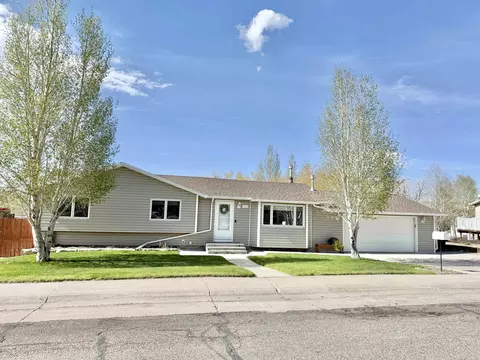 1410 Coulson Ave, Kemmerer, WY 83101