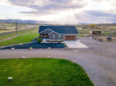 41 Lyons Valley Rd, Lander, WY 82520