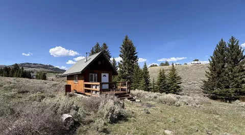 727 Sheep Dip Dr, Kemmerer, WY 83101