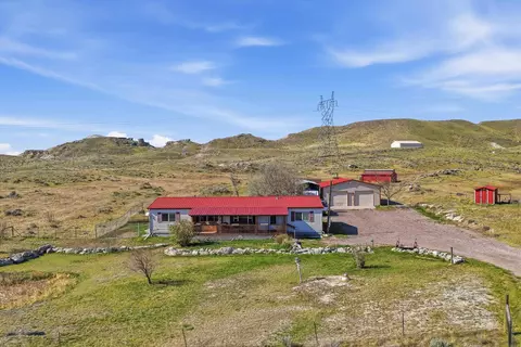261 Esterbrook Rd, Douglas, WY 82633