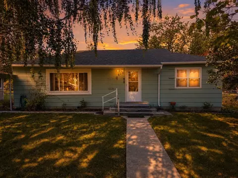 810 S 5th St, Basin, WY 82410