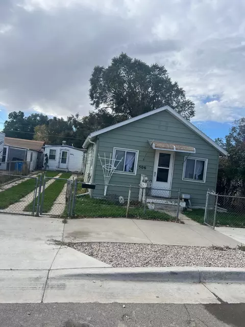 506 W State St, Rawlins, WY 82301